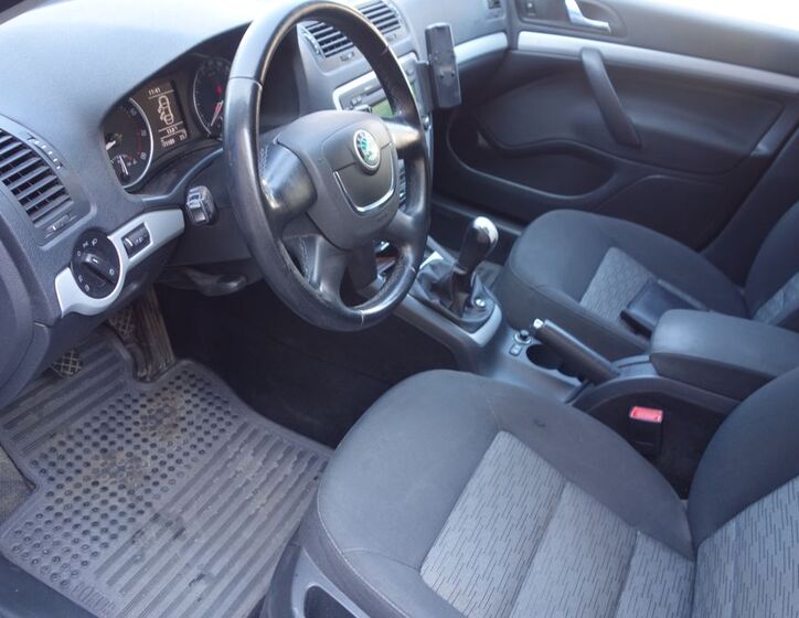 Škoda Octavia 12