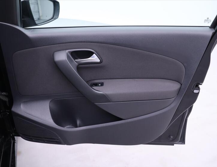 Volkswagen Polo 11