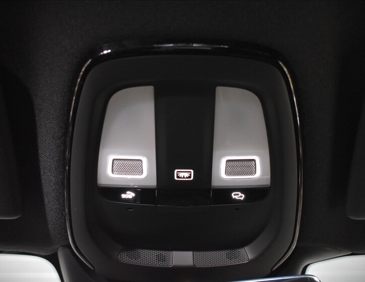 Volvo EX40 22