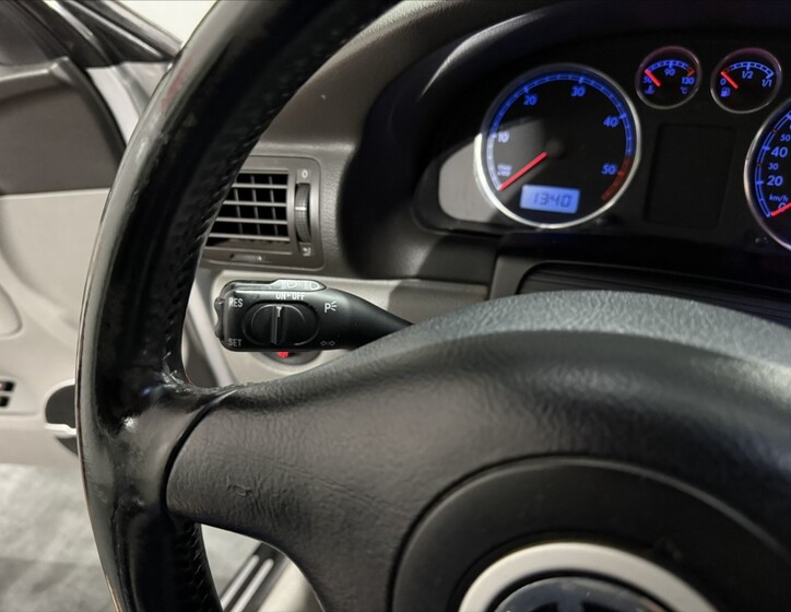 Volkswagen Passat 9