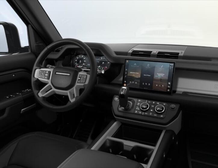 Land Rover Defender 6