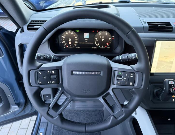 Land Rover Defender 13