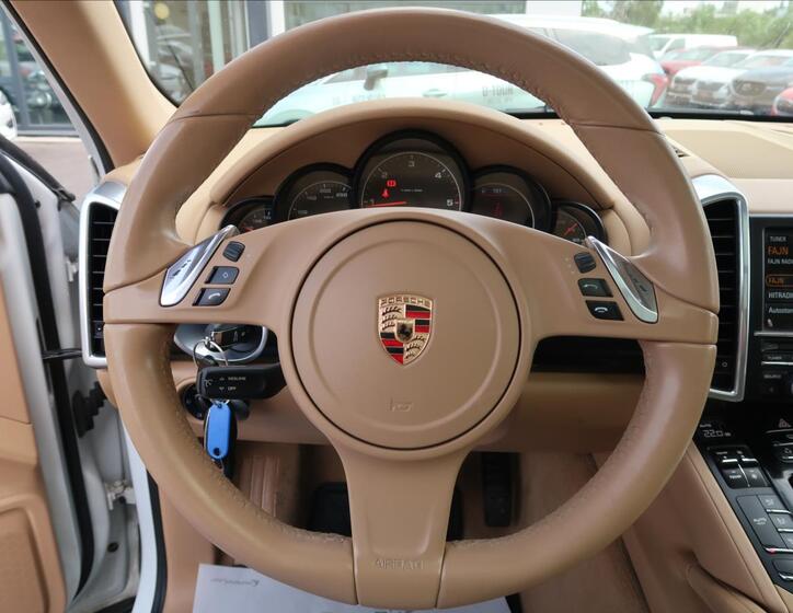 Porsche Cayenne 17