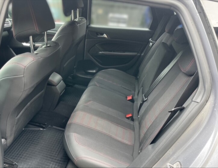 Peugeot 308 8