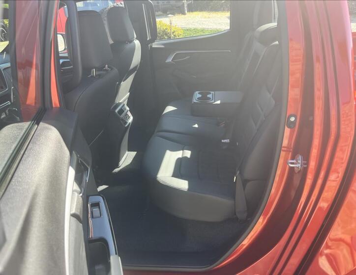 Isuzu D-Max 10
