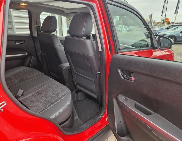 Suzuki Vitara 11