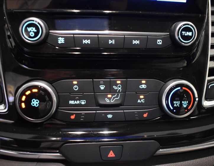 Ford Tourneo Custom 16