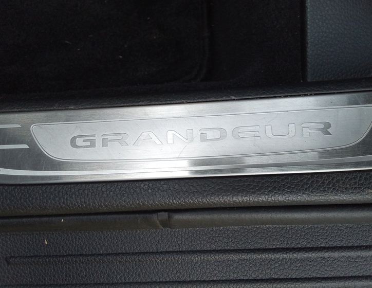 Hyundai Grandeur 10