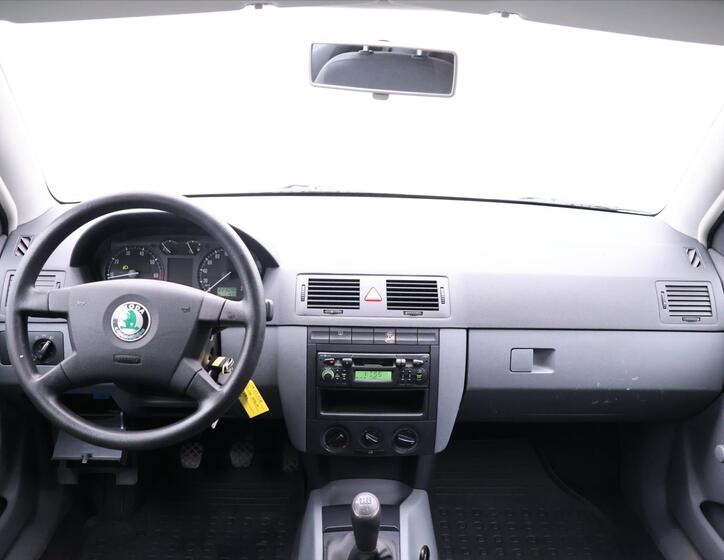 Škoda Fabia 16