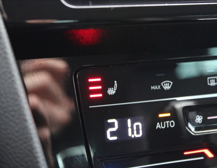 Volkswagen Passat 25