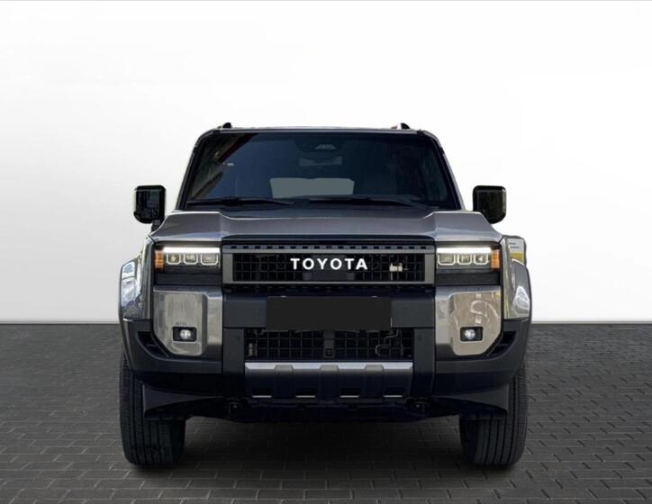 Toyota Land Cruiser 2