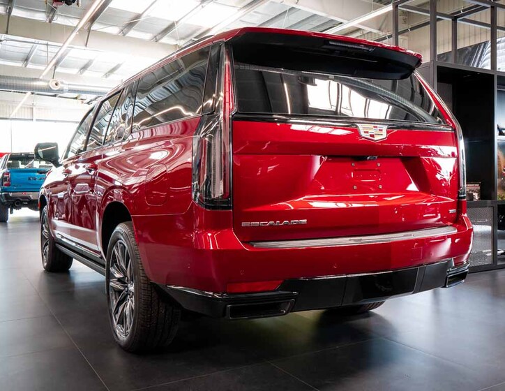 Cadillac Escalade 2