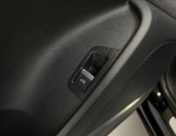 Audi SQ8 38