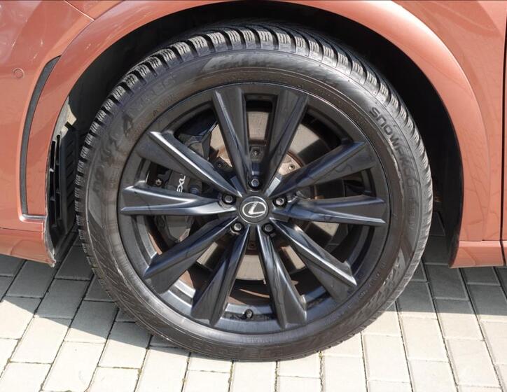 Lexus RX 500h 8