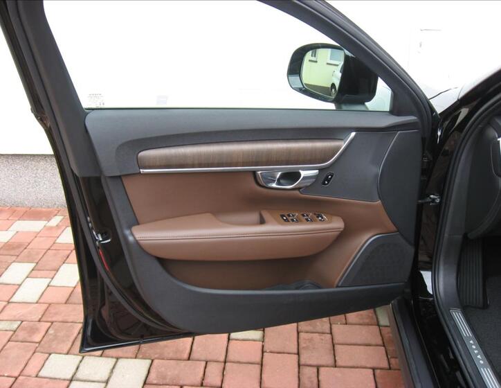 Volvo V90 13