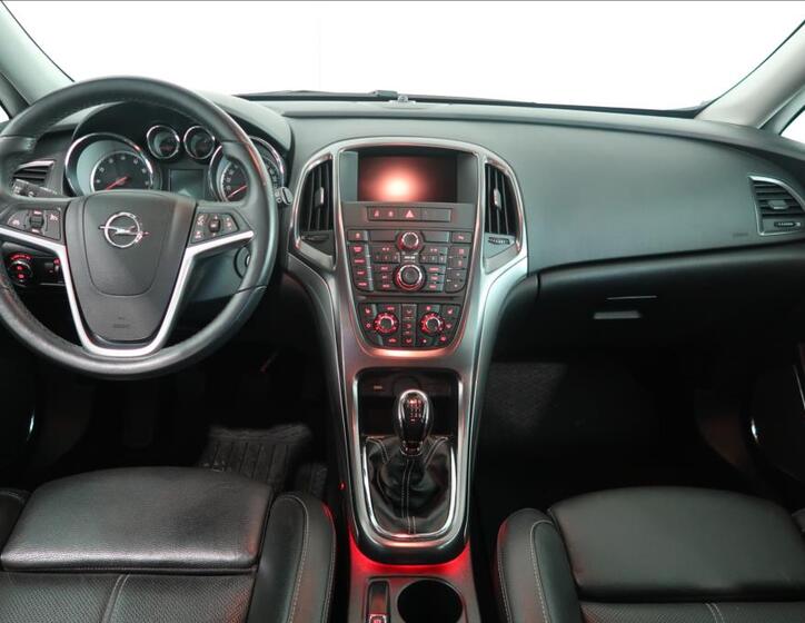Opel Astra 9