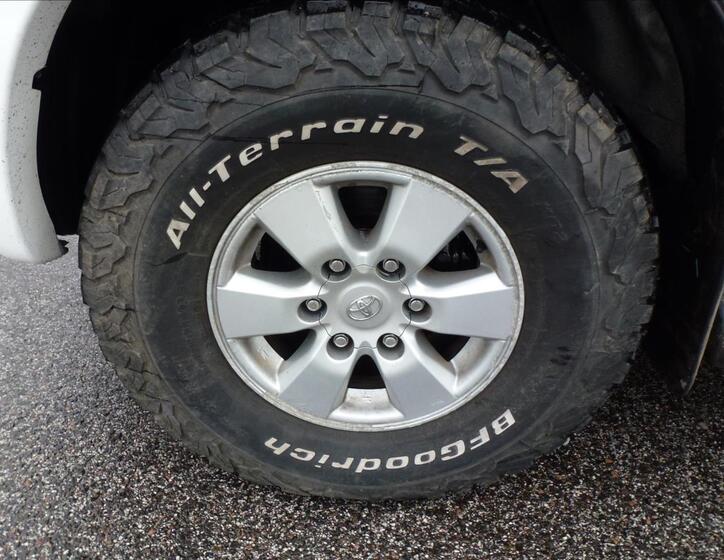 Toyota Hilux 32