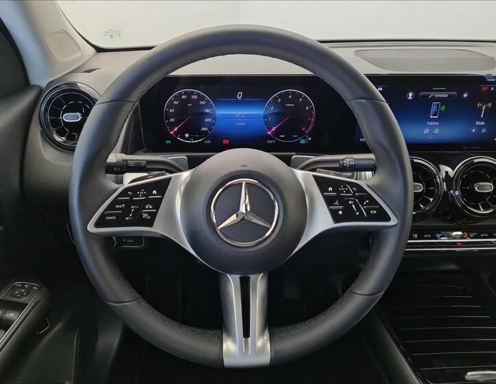 Mercedes-Benz GLB 10