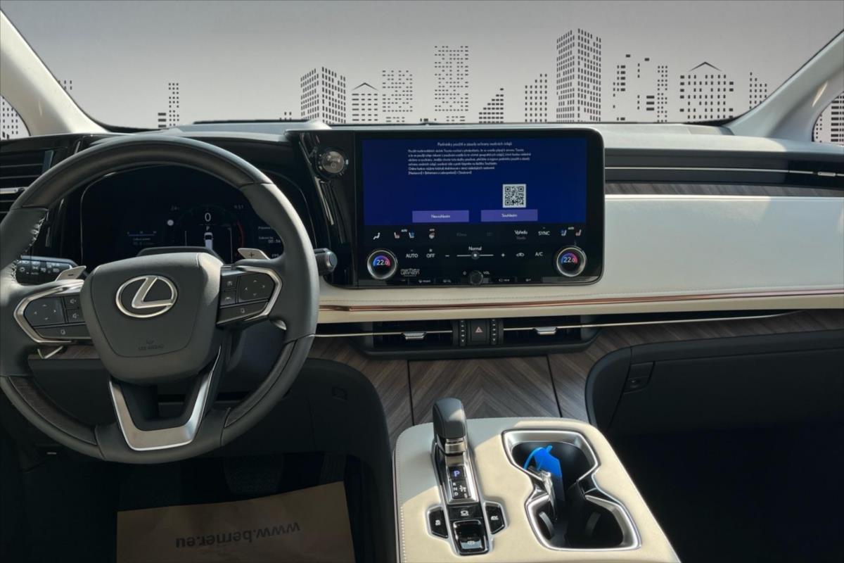 Lexus LM 350h