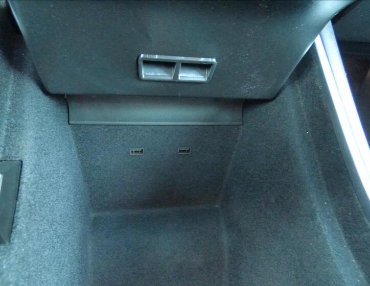 Tesla Model 3 33