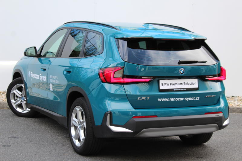 BMW iX1