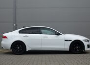 Jaguar XE 4