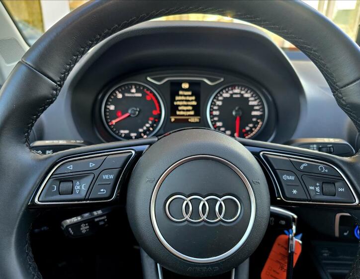 Audi Q2 21