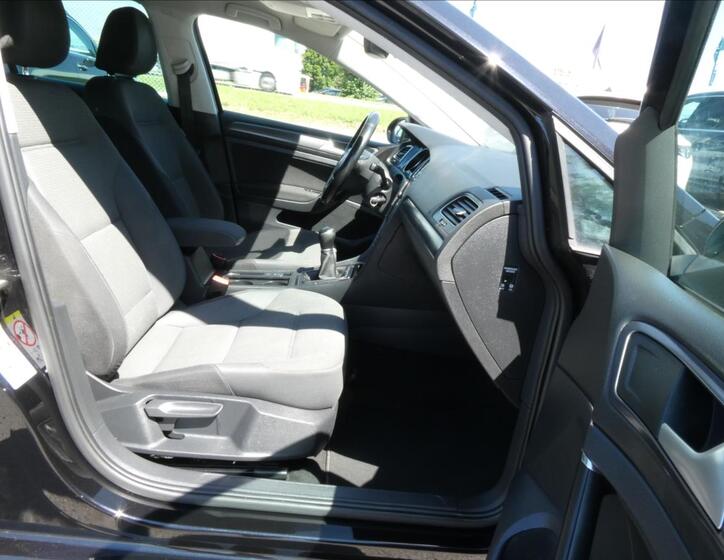 Volkswagen Golf 66