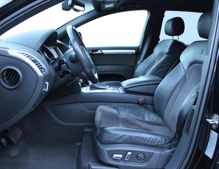 Audi Q7 12