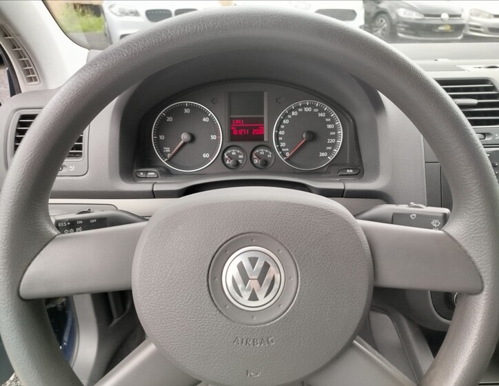 Volkswagen Golf 9