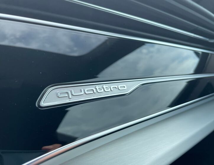 Audi Q8 32