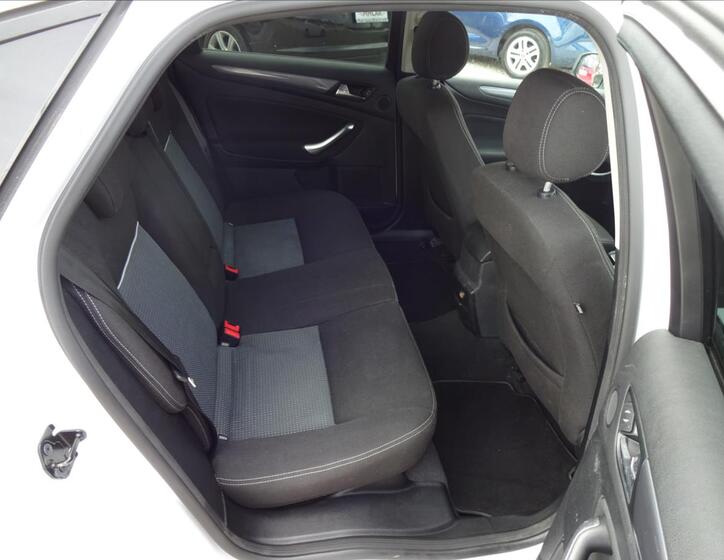 Ford Mondeo 26