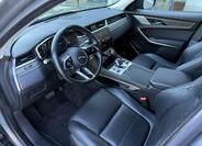 Jaguar F-Pace 11