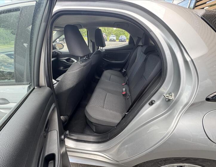 Toyota Yaris 10