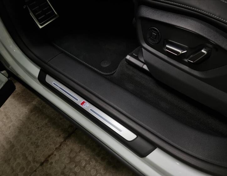 Audi SQ8 14