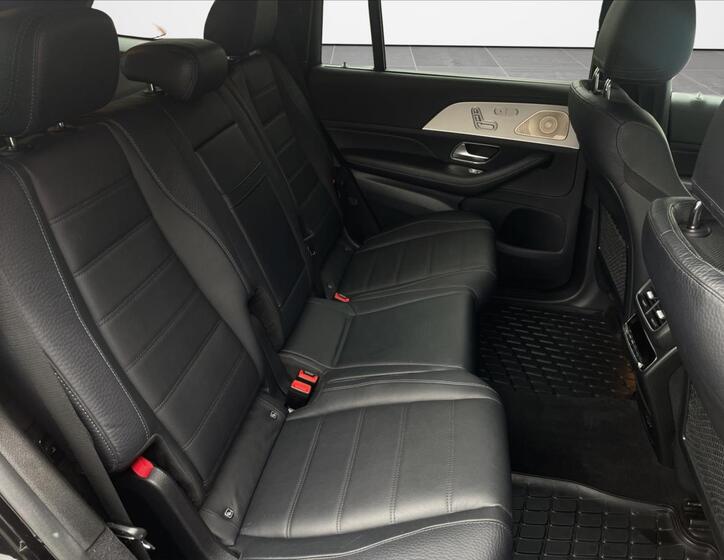 Mercedes-Benz GLS 7