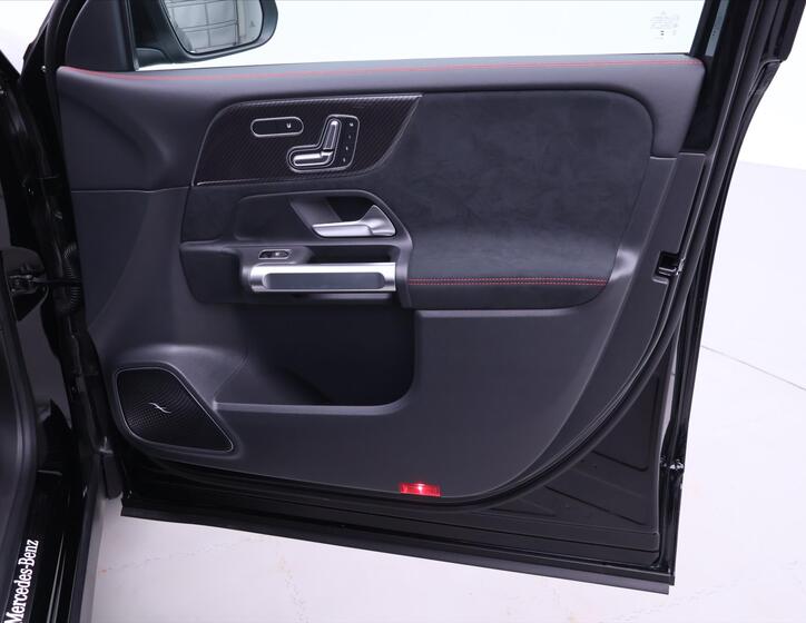 Mercedes-Benz GLB 47