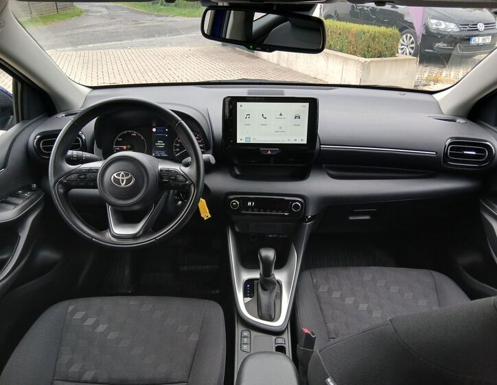 Toyota Yaris 16