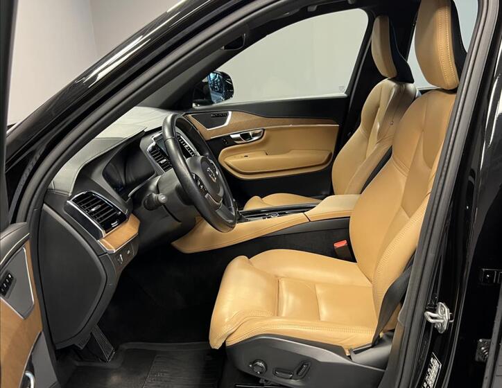 Volvo XC90 6