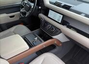 Land Rover Defender 12