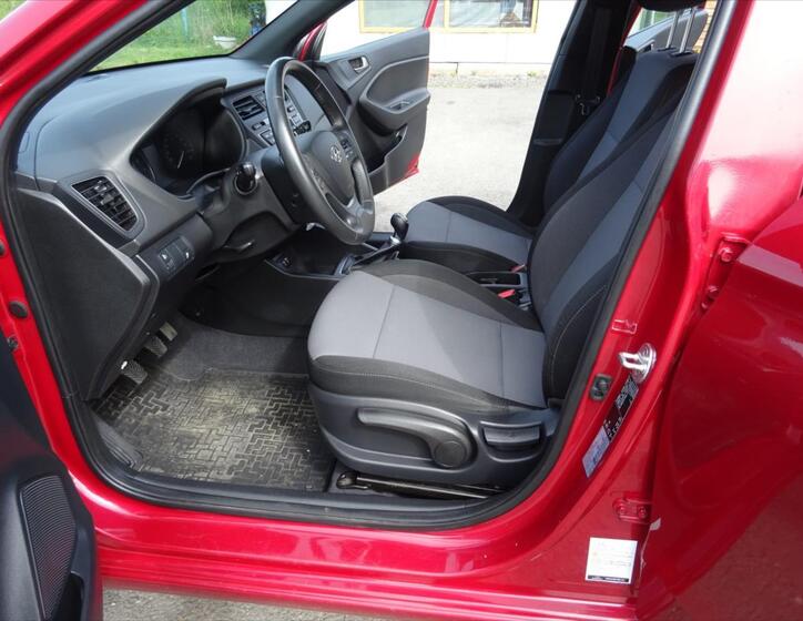 Hyundai i20 9