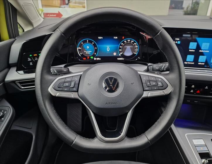Volkswagen Golf 21