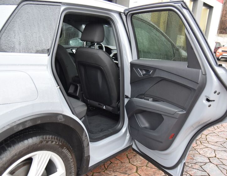 Audi Q4 18