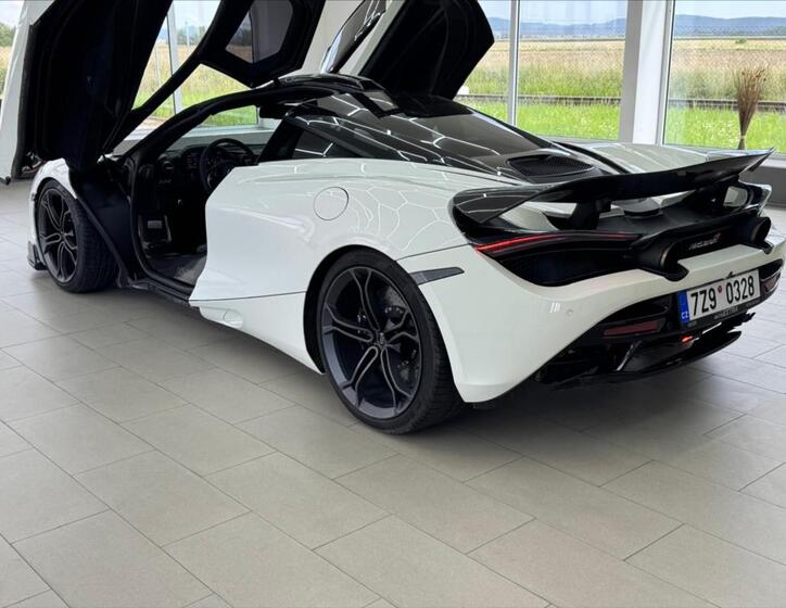 McLaren 720S 6