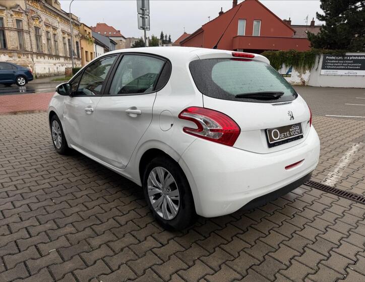 Peugeot 208 4