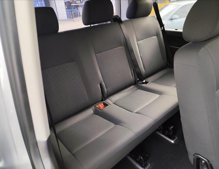 Volkswagen Caravelle 29