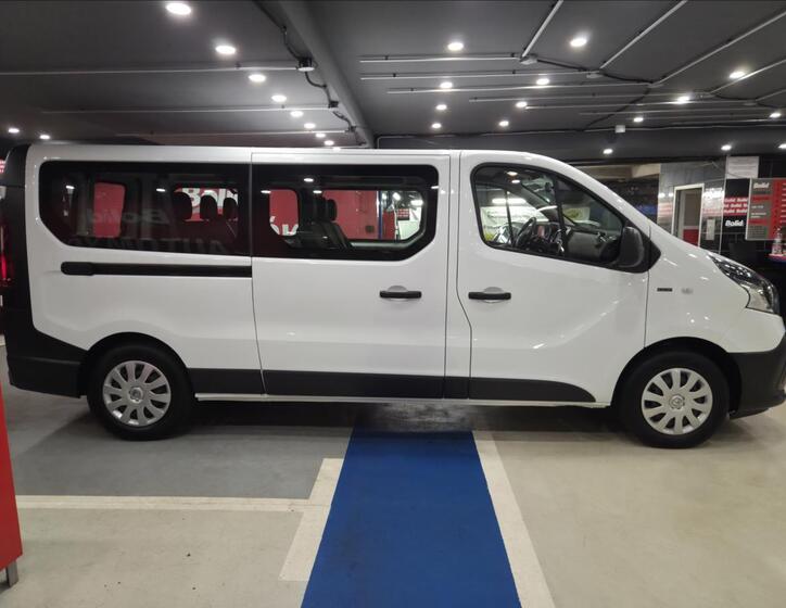 Renault Trafic 10
