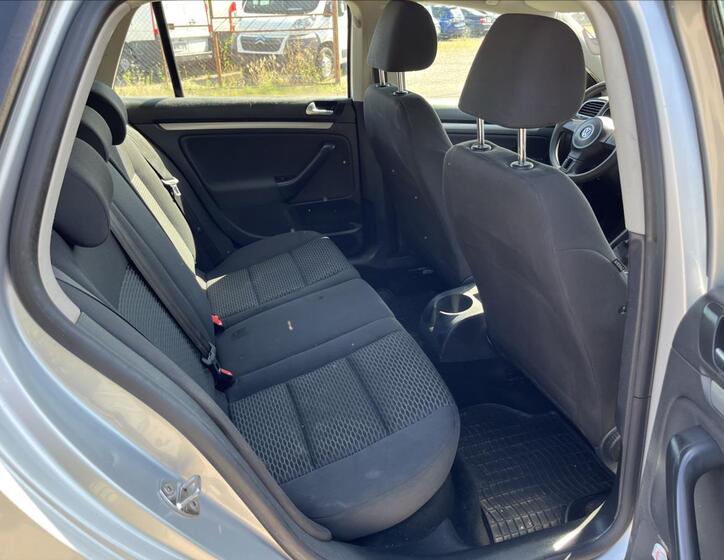 Volkswagen Golf 11