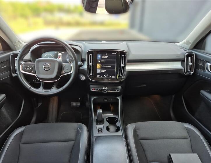Volvo XC40 9