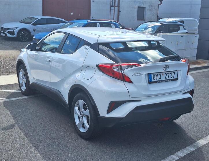 Toyota C-HR 6